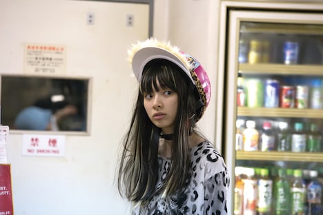 「サイモン＆タダタカシ」より、田中日奈子演じる千代。