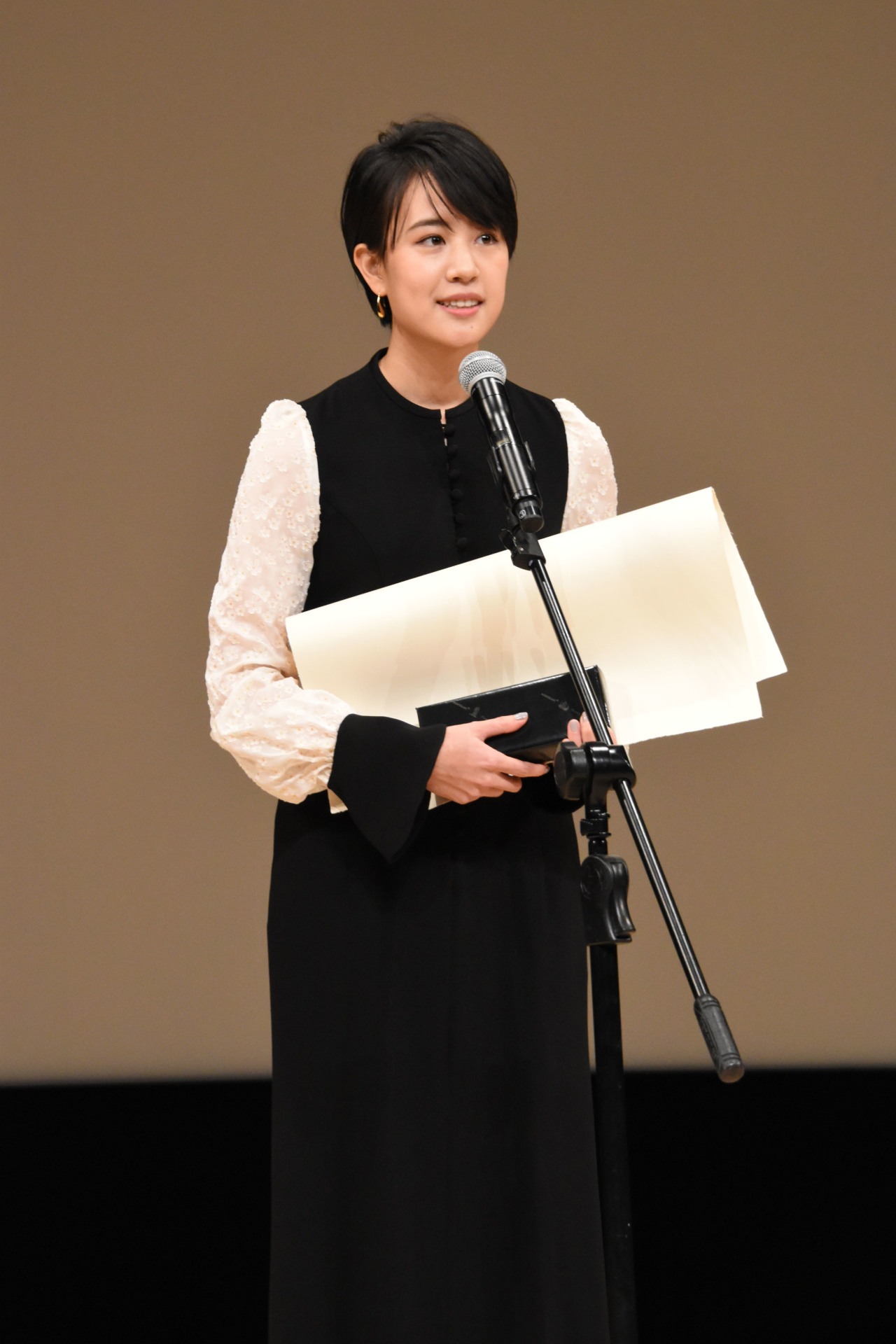 石橋静河