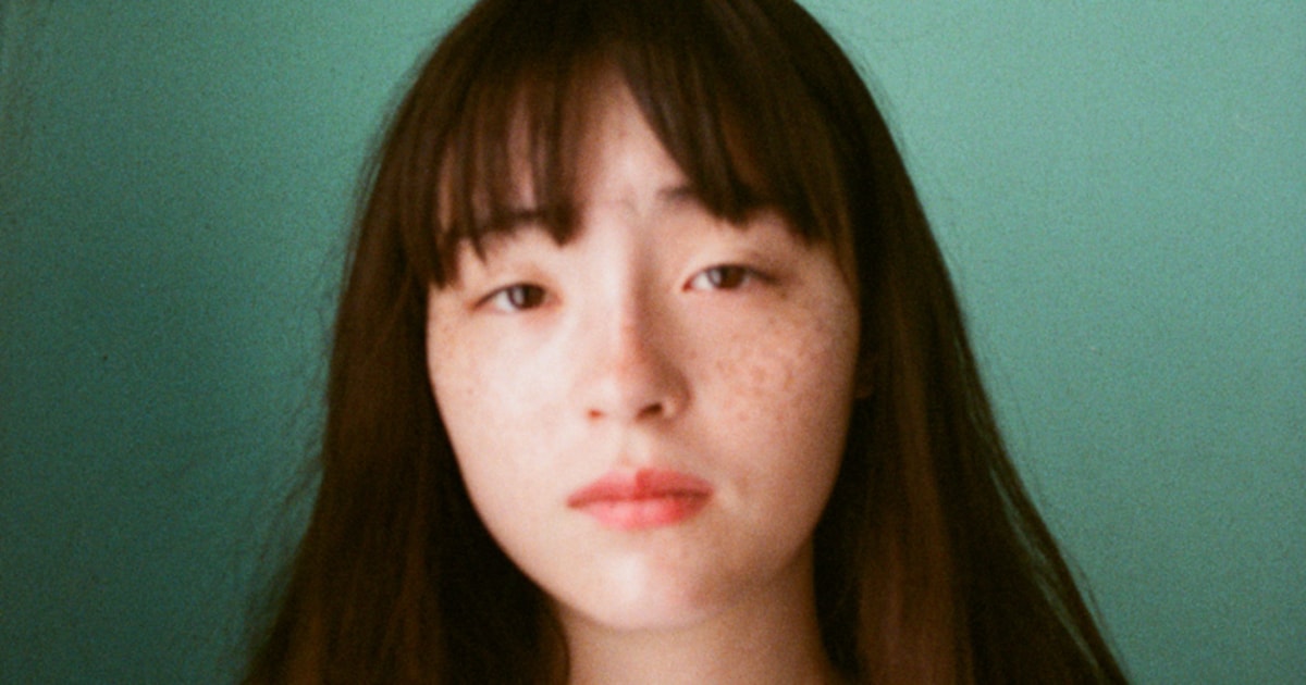 二階堂ふみが撮影した写真集「月刊モトーラ世理奈」発売、個展も開催 