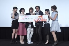 「劇場版マクロスΔ 激情のワルキューレ」初日舞台挨拶の様子。