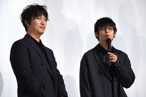 「犬猿」初日舞台挨拶の様子。