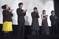 「犬猿」初日舞台挨拶の様子。