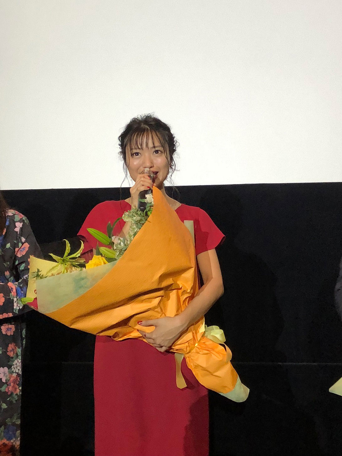 北原里英