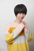 ニイ役の小越勇輝。