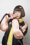 ヨイ役の玉城ティナ。