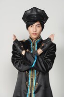 隊長役の志尊淳。