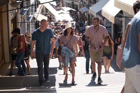 「15時17分、パリ行き」新場面写真