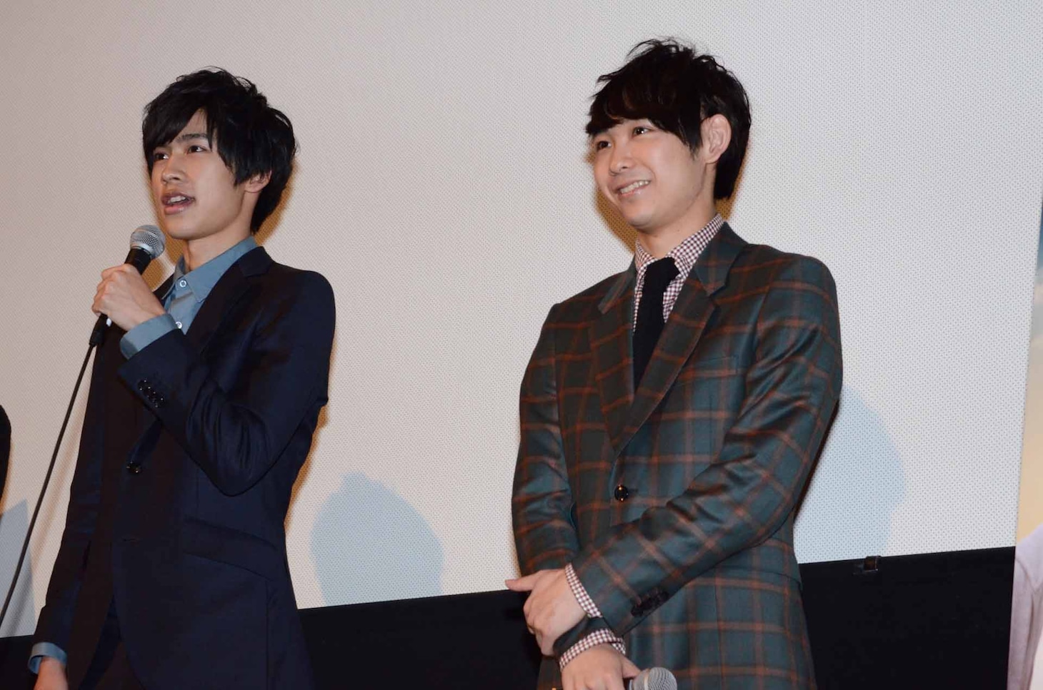 左から阪本一樹、須賀健太。