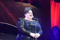 「This is Me」を披露するキアラ・セトル。