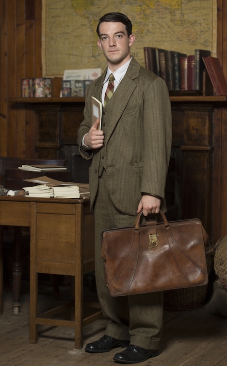 ケヴィン・ガスリー演じるジョージ。