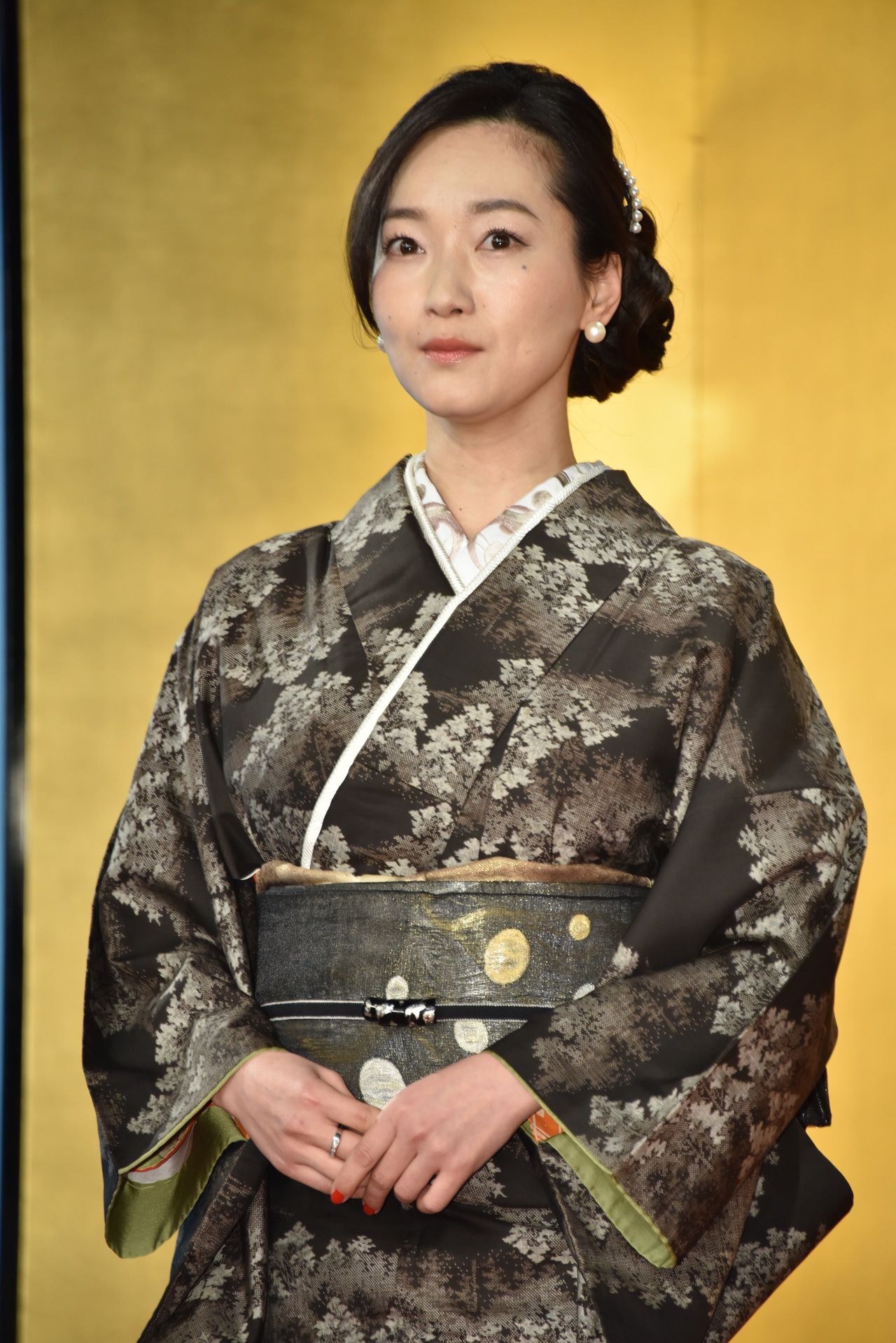 里アンナ