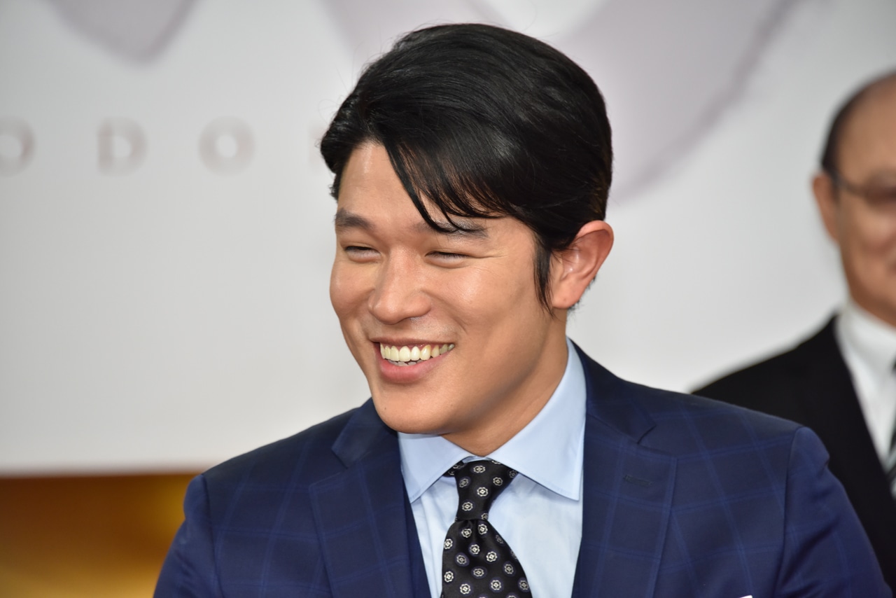 鈴木亮平