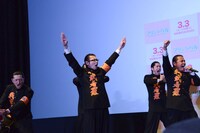 我武者羅應援團が応援する様子。