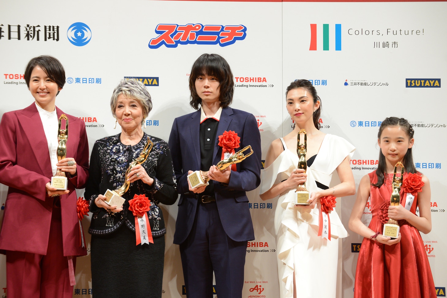 第72回毎日映画コンクール表彰式の様子。