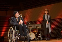 大林宣彦（左）と娘の大林千茱萸（右）。