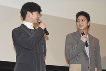 左から千葉雄大、稲葉友。