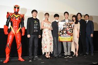 「N.Y.マックスマン」初日舞台挨拶の様子。