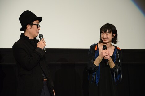 左からリリー・フランキー、門脇麦。