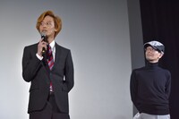 左から戸谷公人、千葉誠治。