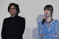 左から行定勲監督、SUMIRE。