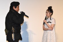 左から藤岡弘、、百田夏菜子。