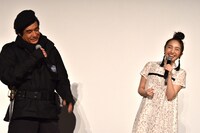 左から藤岡弘、、百田夏菜子。