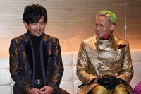 左から稲垣吾郎、満島真之介。