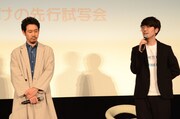 左から大泉洋、川村元気。