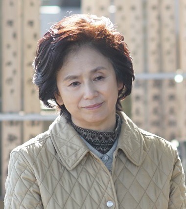 朝加真由美演じる西野佐恵。