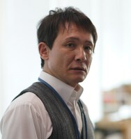 木下ほうか演じる外山義柾。