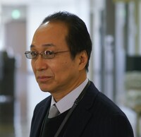 小日向文世演じる二階堂實。