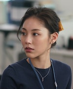 水沢エレナ演じる井上美沙。