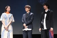 左から山本美月、岩田剛典、斎藤工。