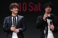 左から岩田剛典、斎藤工。