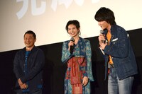 左から坂本浩一、本仮屋ユイカ、濱田龍臣