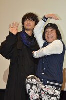 左から齊藤工、永野。