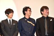 左から高橋一生、村上淳、佐藤二朗。
