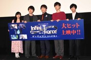 劇場アニメ「劇場版Infini-T Force／ガッチャマン さらば友よ」舞台挨拶の様子。左から茅野愛衣、鈴村健一、関智一、櫻井孝宏、斉藤壮馬。