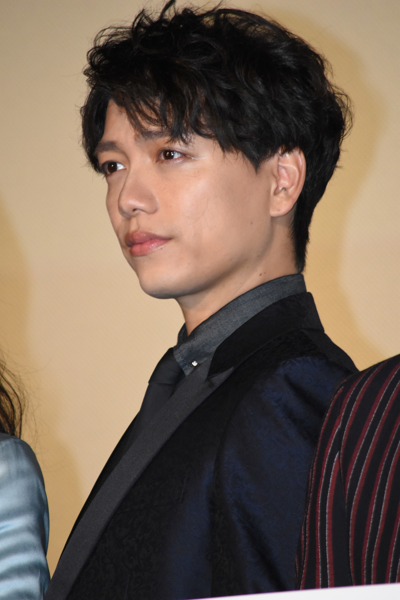 山崎育三郎