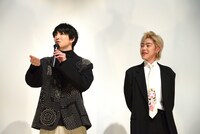 左から前田公輝、吉村界人。