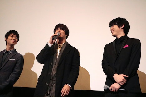 左から小原唯和、天野浩成、渡邉剣。