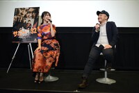 左から北原里英、白石和彌。