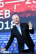 第68回ベルリン国際映画祭の授賞式に出席したビル・マーレイ。（写真提供：Abaca Press / Marechal Aurore / Abaca / Sipa USA / Newscom / ゼータ イメージ）