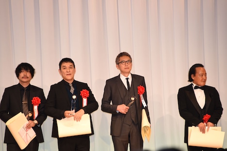 左から大森南朋、ピエール瀧、松重豊、金田時男。