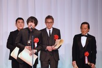 スピーチする大森南朋。