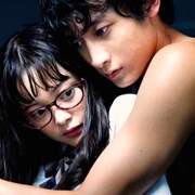 小関裕太が玉城ティナに「思いっきり噛んでやるよ」とささやく「×しな」スポット映像