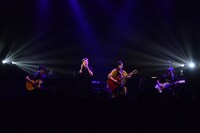 「LIVING NOTES ～映画『生きる街』Showcase Live～」の様子。