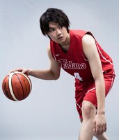 矢島俊介役の佐野勇斗。