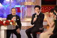松田龍平（左から2人目）