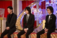 左から佐藤健、菅田将暉、藤原竜也。